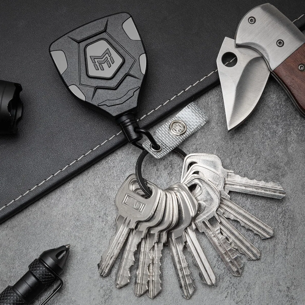 MNGARISTA Strapazierfähiger einziehbarer Schlüsselanhänger mit Gürtelclip, Ausweisrolle, Ausweishalter mit 80 cm Stahlkordel und Schlüsselring, 226.8 g Zugfestigkeit, 2er-Pack