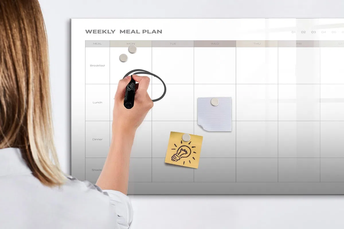 Magnetisches Glasboard mit starken Neodym-Magneten & Marker-Set | Abwischbar, modern & langlebig | Perfekt für Büro, Besprechungen & Homeoffice- 120x60 - Minimalistisches Menü