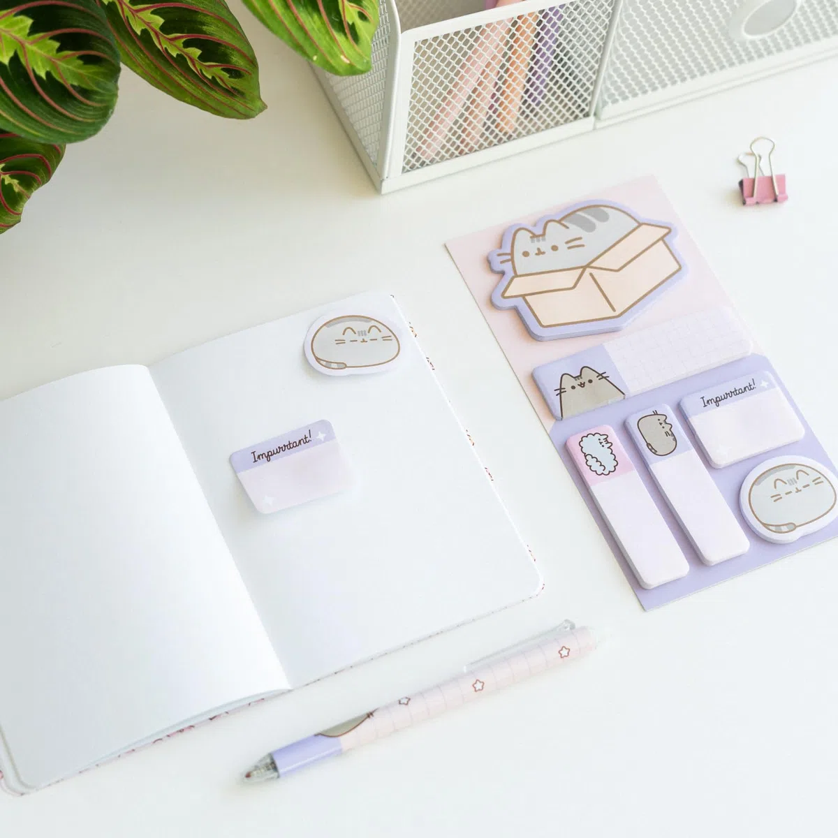 Grupo Erik Schreibwaren Set Pusheen Cat Kugelschreiber Bleistift mit Radiergummi - Federmäppchen Groß - Büroklammern - 4 Textmarker - Notizzettel Klebend Pusheen Fanartikel Kawaii Schulsachen